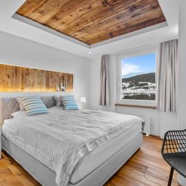 Perfekte Aussicht mit Poolbereich in Skiregion, Hotel in Brigels