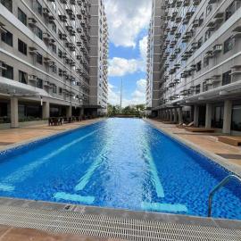 Green 2 SMDC - STUDIO TYPE Condo - Gems Suite Staycation, hotel en Dasmariñas