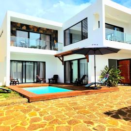 Maurent Villa - Private Pool near Trou aux Biches Beach, Shops & Restaurants, hotel di Pointe aux Piments