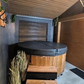 Domki Spokojny Zakątek z balią z jacuzzi، فندق في ليبوفا