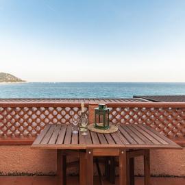 C22 Beachfront Villa - SPA BATH, POOL, PRIVATE BEACH, PARKING FREE
