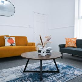Contractor-Friendly 3Bed & Holiday Let - Walk to Metro - Free Driveway Parking, Sleeps 6 - Close to City Centre