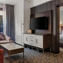 Deluxe Union Square Suites