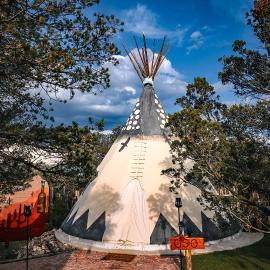 Oso Tipi at El Mistico Ranch、Nogalのホテル