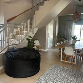 Luxury Beachfront Villa, hotel a Langebaan
