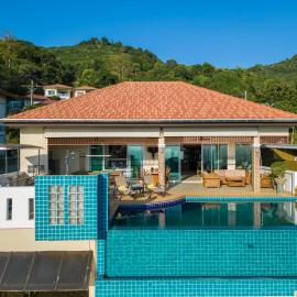 Karon Bliss: 4 Bedroom Haven, hotel in Karon Beach