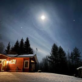 Aurora Lapland Villa Private Arctic Reset at 66'33 - Ideal for Aurora Spotting, hotel em Sonka