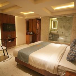 Sky Executive Rooms, hotel in Nale Sopāra