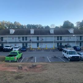 Live In Lodge Lilburn, hotel u gradu 'Snellville'