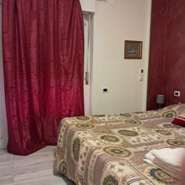 levante rooms, hotel u gradu 'Scalea'