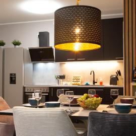 MiCasa OL - Modernes Apartment in City Bestlage - Küche - WLAN - Balkon - Fugenloses Bad - E Ladesäule, hotel in Oldenburg