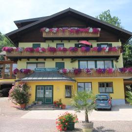 Seepension Neubacher KG, hotel en Nussdorf am Attersee