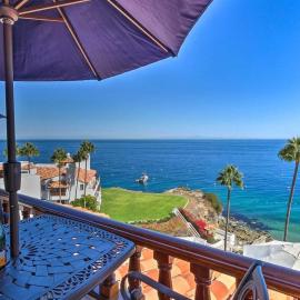 Oceanfront Penthouse suite wpanoramic views, hotel u gradu Avalon