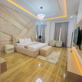 ScattHomes Lekki With Swimming Pool, PS5, Gym, Jacuzzi, Free Wifi and many more