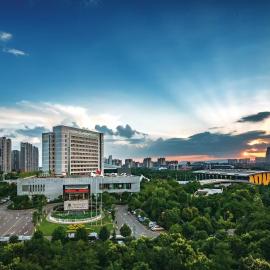 云南丽水云泉大酒店: Kunming şehrinde bir otel