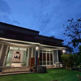 BaanRatsitornHomestay, хотел в Langu