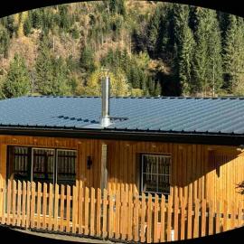 Landhaus Riesneralm, מלון בדונרסבאכוואלד