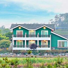 Taean Mongsanpo Pine and Apple Pension, hotell i Taean