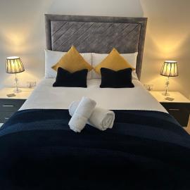 Kingsway House - Spacious 4 Bed Home From Home in Derby, ξενοδοχείο στο Ντέρμπι