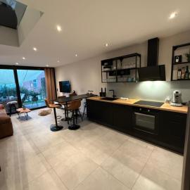 Schönes City Design Apartment I Boxspring I P I Smart I Wasch I 200m Bahnhof