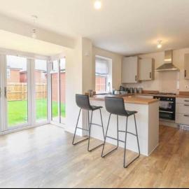 Kettering - House - Stay 8 - Parking - Garden，凱特林的飯店