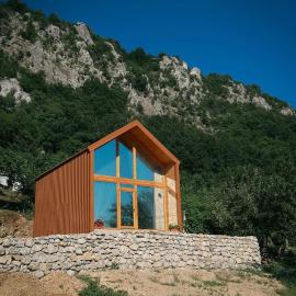 Ostrog Wood House, hotel in Železnička Stanica Dabovići