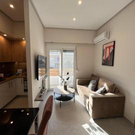 Stylish Condo Nearby Acropolis & Metro, hotel Athénban