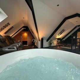 Les Suites de Bougainville, готель у місті Конкарно