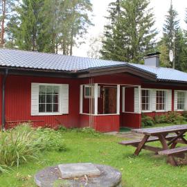 Villa Red House, hotel Parikkalában