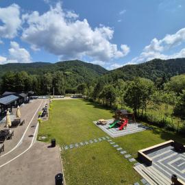 Holiday Village Tarcau, hotel em Tarcău-Gheuca