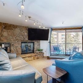 Mountain View Lakeside Retreat