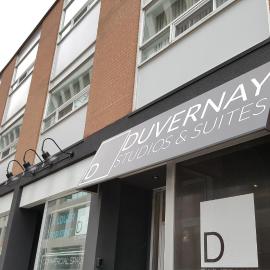 Duvernay Studios and Suites, hotel u gradu Gatine