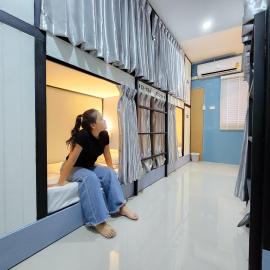 Bunk Ubon Hostel, hotel sa Ban Na Khwai