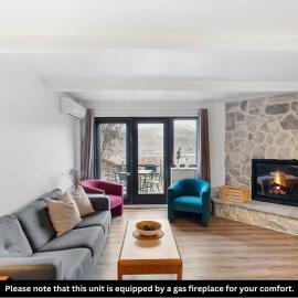 Cottage Vibe Condo with Views of Mont-Tremblant, готель у місті Мон-Трамблан