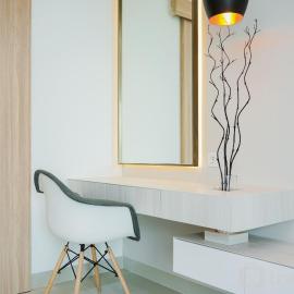 Cozy and Homey Studio at Bintaro Embarcadero Apartment By Travelio, hotel en Peladen