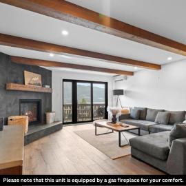 Modern Warm Condo with Views of Mont Tremblant, готель у місті Мон-Трамблан
