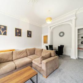 Lochside Apartments, Apt B