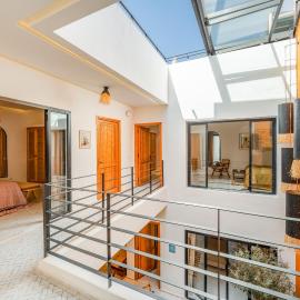 RIAD LE M- contemporain avec bassin - emplacement idéal