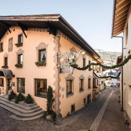 Hotel Cavallino D'Oro Bed&Breakfast, hotelli kohteessa Castelrotto