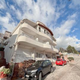 Ilijada apartments, khách sạn ở Igalo