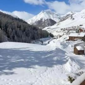 Trais Fluors Samnaun-Compatsch, hotel sa Samnaun