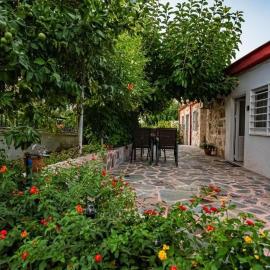 Helen's Countryside House