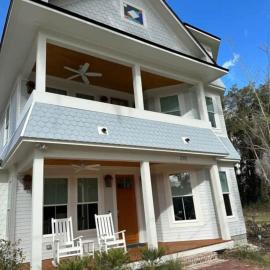 Gator Grove - Queen Ann White - New Build!, hotel u gradu Gejnsvil