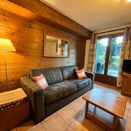 Chalet avec terrasse et animaux acceptés, proche centre et ski-bus - FR-1-624-169