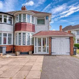 Petsol Apartments, 3 Bedroom House, Free Parking, Free Wi-Fi, Near NEC & Birmingham Airport