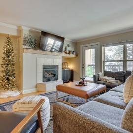 Close to Beaver Creek & Vail: Cozy Edwards Condo!, hotel v destinaci Edwards