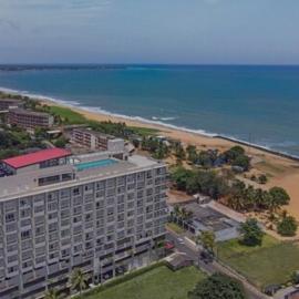 Beachside apartment with Rooftop pool & sea view at Ocean Breeze Negombo-Alandra