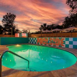 Villa w pool game room & putting green, Hotel in Clearwater