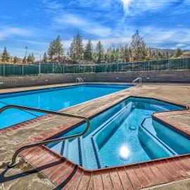 Mv71 Heavenly remodel condo pool hot tub, hotell i Stateline