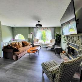 Cozy House in Long Pond 3 bedrooms 10 people, khách sạn ở Long Pond